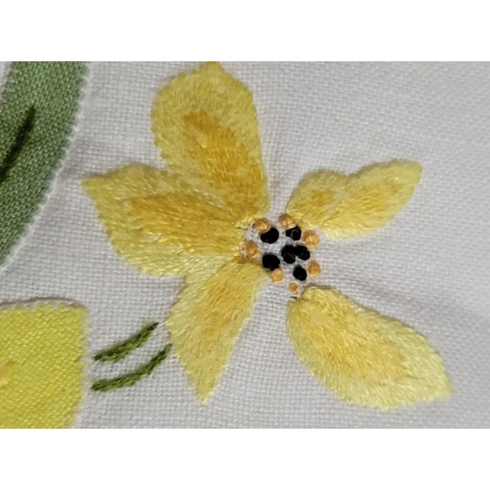 White Linen Tea Fingertip Towel Embroidered Yellow Floral Applique 12x20in Vtg